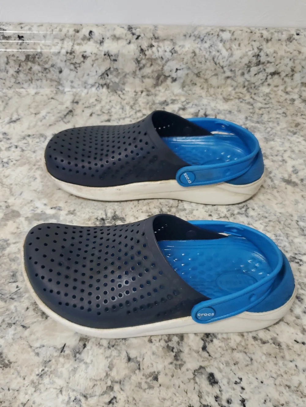 CROCS comfortable navy